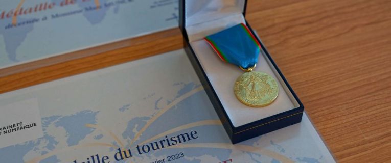 Cérémonie de remise des médailles du Tourisme