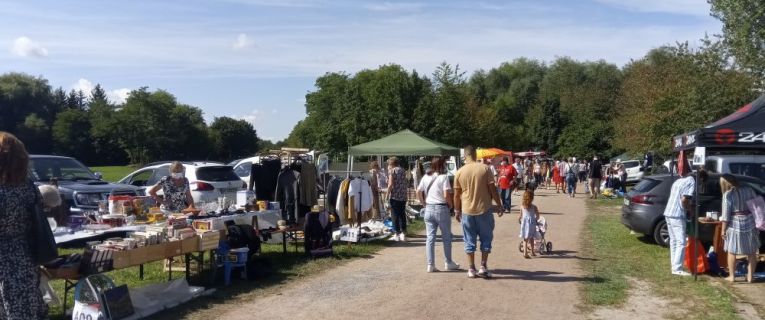 Un marché aux puces aux airs de fête !