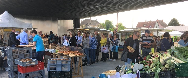 Le Forum : ambiance marché